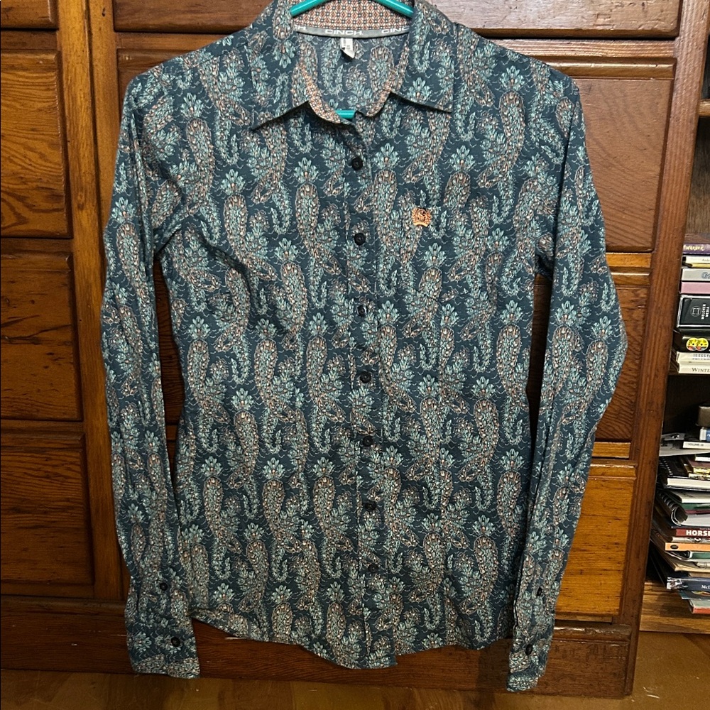 Cinch Woman’s Teal and Beige Paisley Button Down Shirt